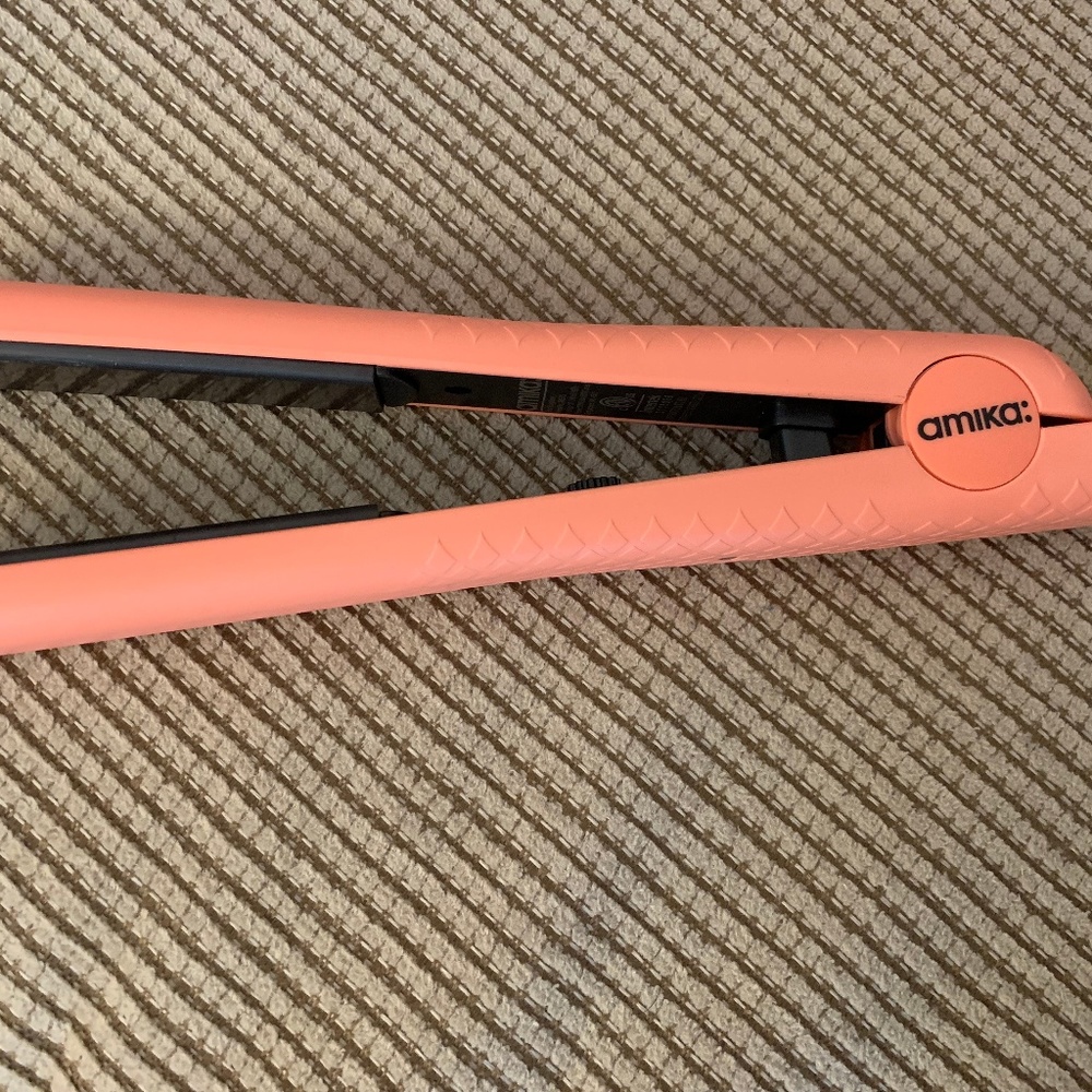 Amika Strand Perfect Ceramic Styler Straightener